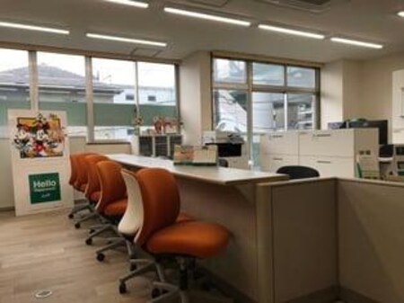 席は広々10席以上！駐車場も店舗横に3台完備。お車での来店も大歓迎です！